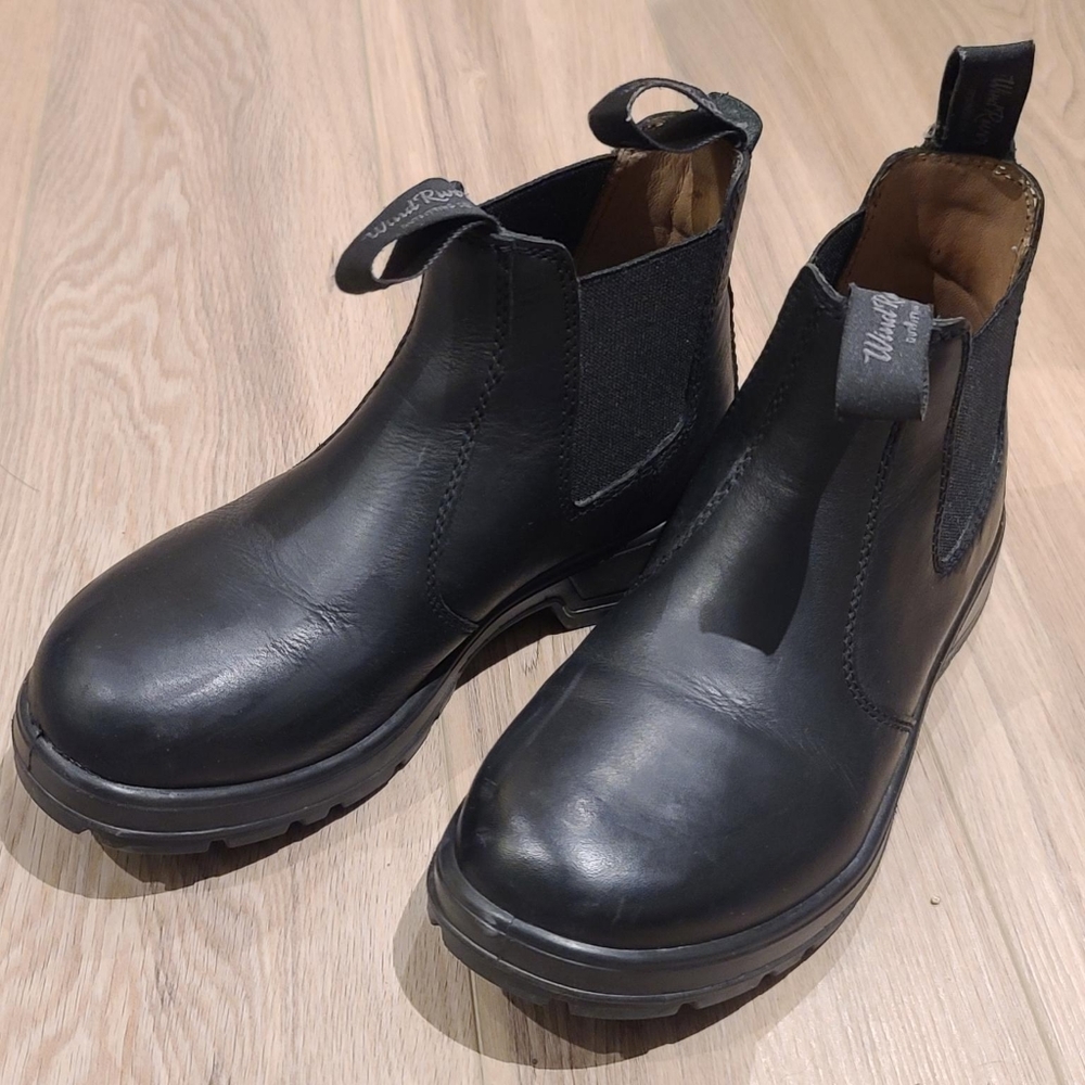 Windriver Chelsea Boots